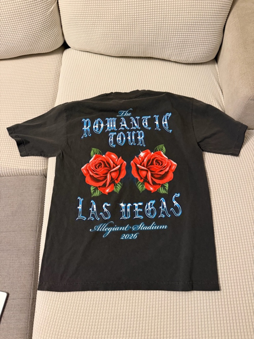 Bruno Mars Limited Edition the Romantic Tour Graphic Tee - Picture 2 of 3